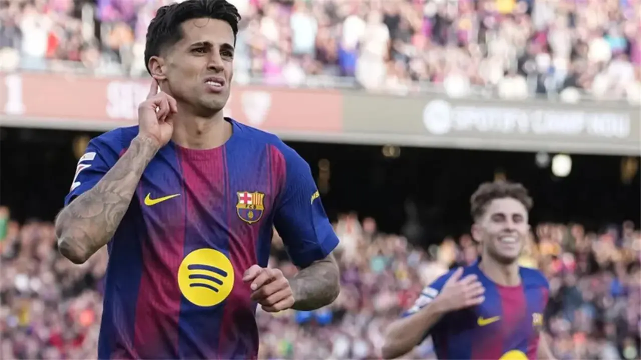 أزمة مالية تحدد مصير كانسيلو بين الهلال وبرشلونة وبنفيكا